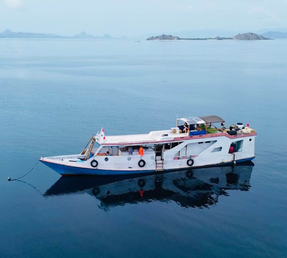 Komodo cruise boat